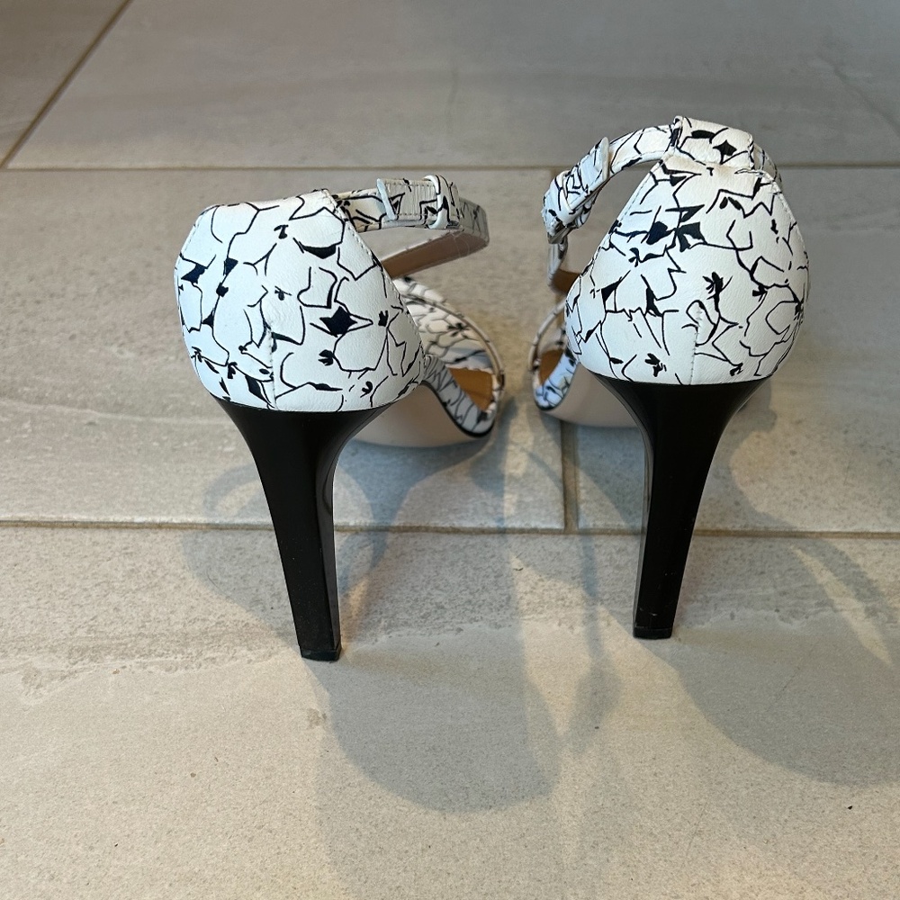 Beautiful Calvin Klein Sling Back Heels, Black & White, Size 9